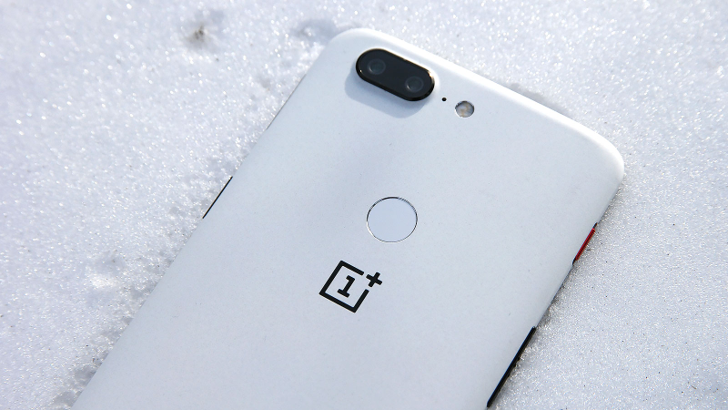 Illustration for article titled One of the Best Midrange Phones Is Even Better in White